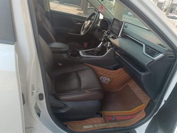 RAV4 Rongfang 2021 2.0L CVT 2WD Fashion Edition, Март 2022 г., пробег 32000 км. (Б/у) Передний — изображение 4