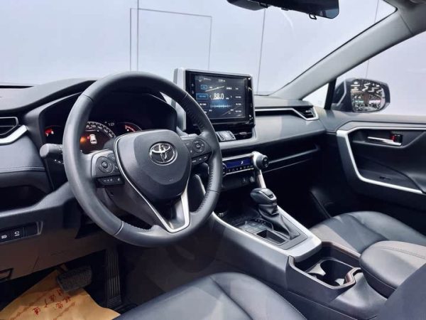 RAV4 Rongfang 2020 2.0L CVT 2WD Fashion PLUS Edition, Январь 2021 г., пробег 48000 км. (Б/у) Передний — изображение 4