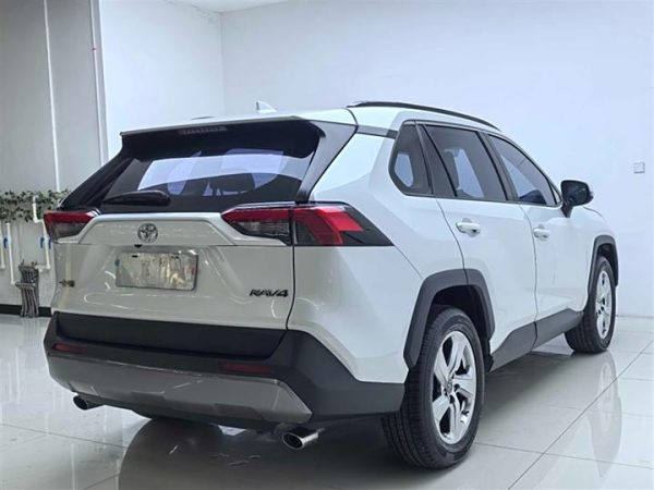 RAV4 Rongfang 2021 2.0L CVT 2WD Fashion Edition, Июнь 2021 г., пробег 49200 км. (Б/у) Передний — изображение 4