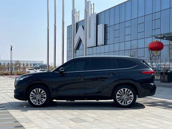 Highlander 2022 380T 4WD Premium Edition 7 Seaters, Март 2023 г., пробег 32000 км. (Б/у) Полный — изображение 4