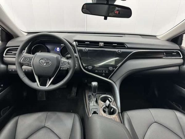 Camry 2021 2.0G Luxury Edition, Январь 2021 г., пробег 10000 км. (Б/у) Передний — изображение 5