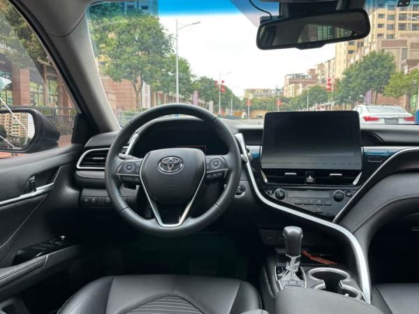 Camry 2022 2.5S Cavalier Edition, Август 2022 г., пробег 32000 км. (Б/у) Передний — изображение 5