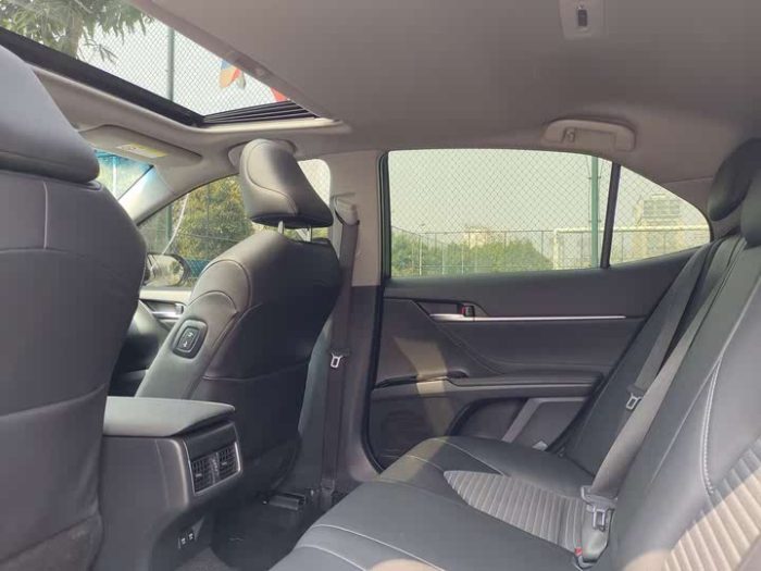 Camry 2022 2.5S Cavalier Edition, Апрель 2023 г., пробег 27000 км. (Б/у) Передний — изображение 5