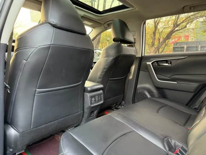 RAV4 Rongfang 2021 2.0L CVT 2WD Fashion Edition, Июль 2021 г., пробег 20000 км. (Б/у) Передний — изображение 5
