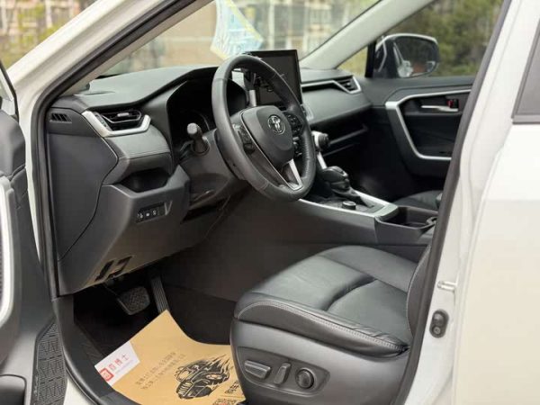 RAV4 Rongfang 2021 Dual Engine 2.5L E-CVT 4WD Elite PLUS Edition, Сентябрь 2021 г., пробег 45000 км. (Б/у) Передний — изображение 5