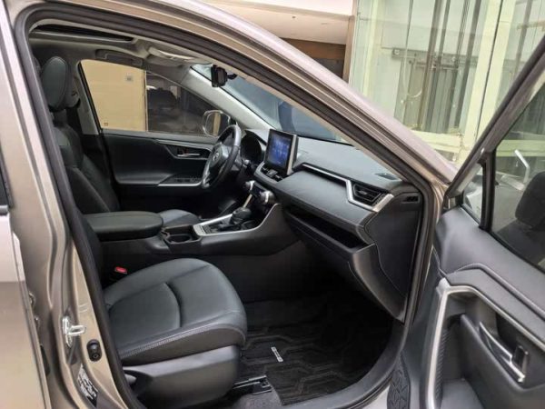 RAV4 Rongfang 2022 2.0L CVT 2WD Fashion Plus Edition, Август 2022 г., пробег 20000 км. (Б/у) Передний — изображение 5