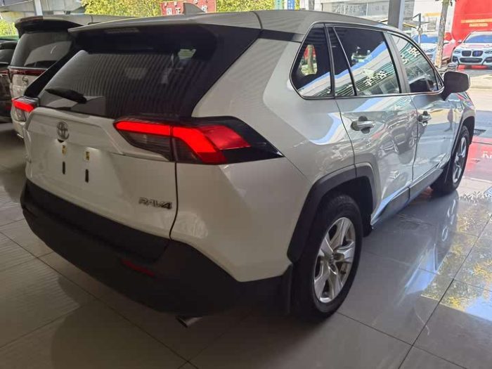 RAV4 Rongfang 2022 2.0L CVT 2WD Urban Edition, Апрель 2022 г., пробег 33000 км. (Б/у) Передний — изображение 5