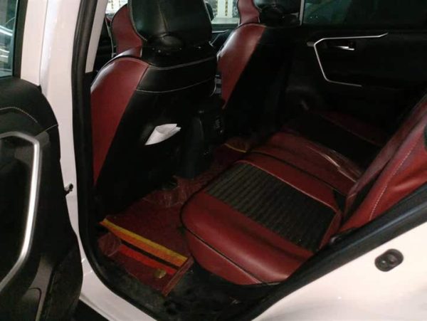 RAV4 2021 2.0L CVT 4WD Fashion PLUS Edition, Май 2021 г., пробег 31800 км. (Б/у) Передний — изображение 5