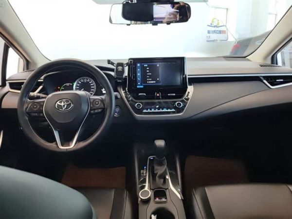 Corolla 2021 Hybrid 1.8L E-CVT Elite Edition, Август 2021 г., пробег 8800 км. (Б/у) Передний — изображение 5
