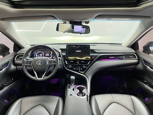 Camry 2021 2.5G Luxury Edition, Ноябрь 2022 г., пробег 37000 км. (Б/у) Передний — изображение 6