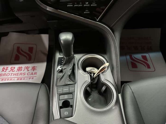Camry 2021 2.0S Fengshang Edition, Май 2021 г., пробег 46600 км. (Б/у) Передний — изображение 6