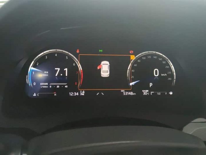 Camry 2021 2.5Q Flagship Edition, Январь 2022 г., пробег 53100 км. (Б/у) Передний — изображение 6