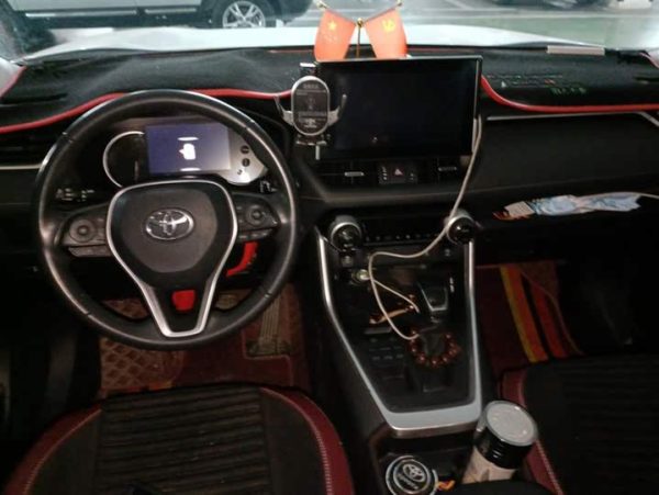 RAV4 2021 2.0L CVT 4WD Fashion PLUS Edition, Май 2021 г., пробег 31800 км. (Б/у) Передний — изображение 6