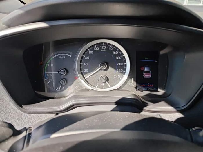 Corolla 2021 Hybrid 1.8L E-CVT Elite Edition, Февраль 2022 г., пробег 20700 км. (Б/у) Передний — изображение 6