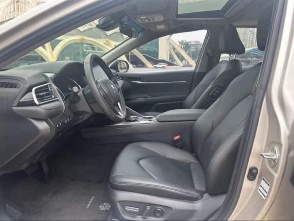 Camry 2021 2.0G Luxury Edition, Май 2021 г., пробег 47500 км. (Б/у) Передний — изображение 7
