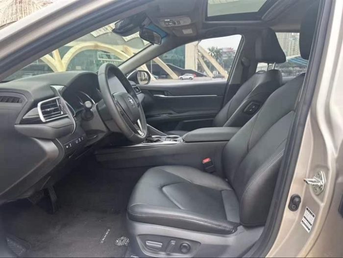 Camry 2021 2.0G Luxury Edition, Май 2021 г., пробег 47500 км. (Б/у) Передний — изображение 7