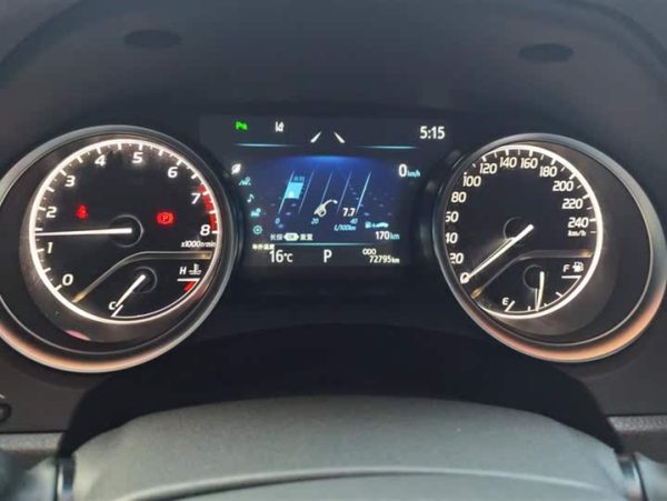 Camry 2021 2.0G Luxury Edition, Июнь 2022 г., пробег 72800 км. (Б/у) Передний — изображение 7