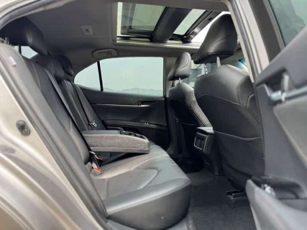 Camry 2023 2.5G Luxury Edition, Октябрь 2022 г., пробег 20000 км. (Б/у) Передний — изображение 7