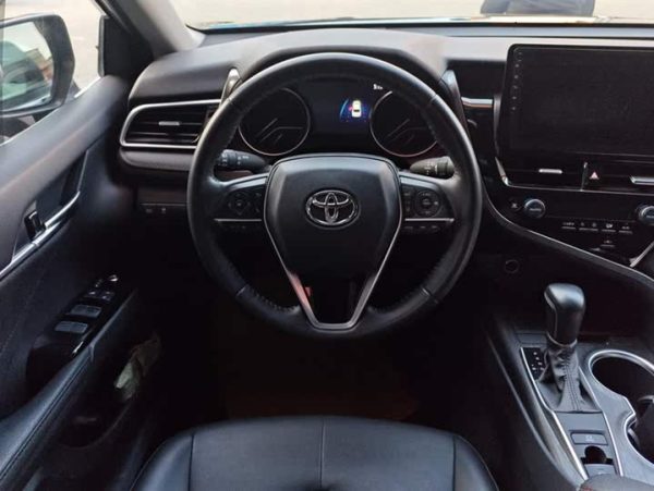 Camry 2021 2.0G Luxury Edition, Июнь 2022 г., пробег 72800 км. (Б/у) Передний — изображение 8