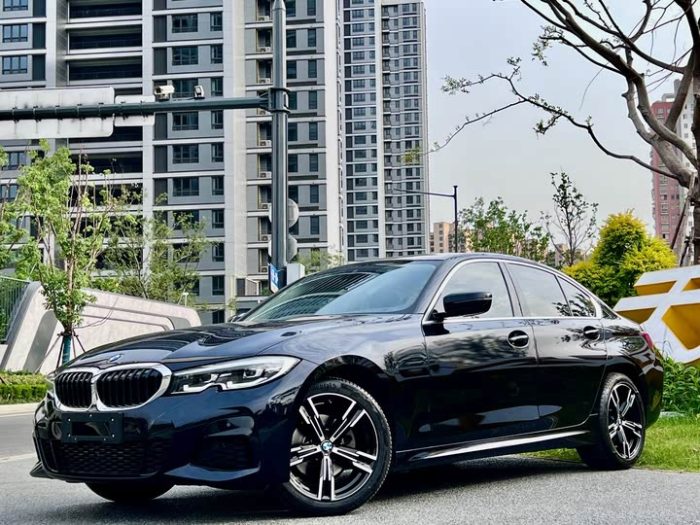 BMW 3 Series 2021 facelift 325Li M Sport Night Edition, Январь 2022 г., пробег 30000 км. (Б/у) Задний