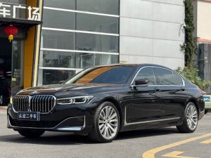 BMW 7 Series 2021 740Li Leading Luxury Package, Январь 2021 г., пробег 69000 км. (Б/у) Задний