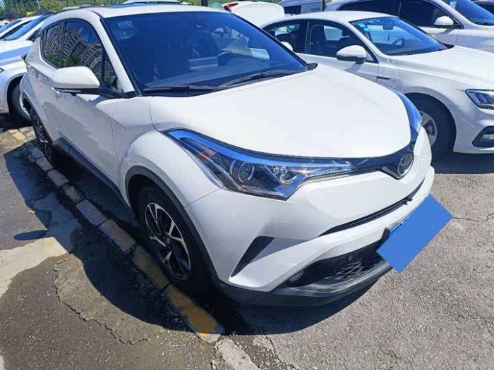 Toyota C-HR 2020 2.0L Leading Edition, Июнь 2020 г., пробег 15000 км. (Б/у) Передний