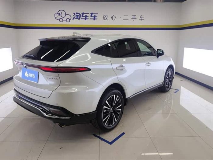 Venza 2022 2.0L CVT 2WD Premium Edition, Ноябрь 2022 г., пробег 27500 км. (Б/у) Передний — изображение 2