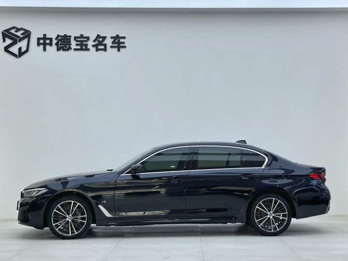 BMW 5 Series 2022 530Li Leading M Sport Package, Сентярбрь 2022 г., пробег 30000 км. (Б/у) Задний — изображение 2