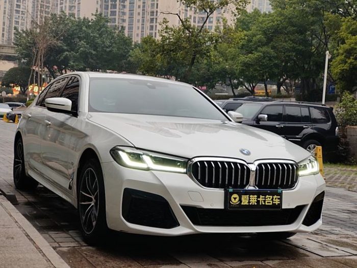 BMW 5 Series 2022 facelift 525Li M sports package, Январь 2023 г., пробег 48000 км. (Б/у) Задний — изображение 2