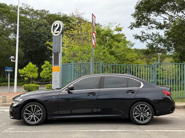 BMW 3 Series 2022 325Li M Sport Package, Январь 2022 г., пробег 80000 км. (Б/у) Задний — изображение 2