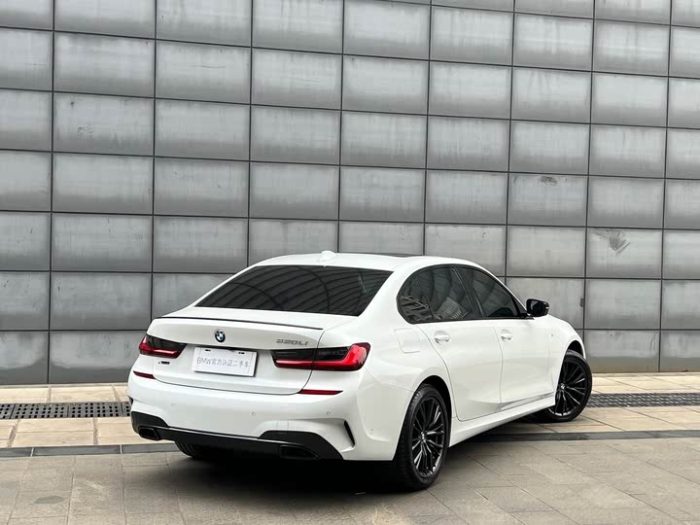 BMW 3 Series 2022 330Li xDrive M Sport Night Edition, Январь 2022 г., пробег 80000 км. (Б/у) Задний — изображение 2