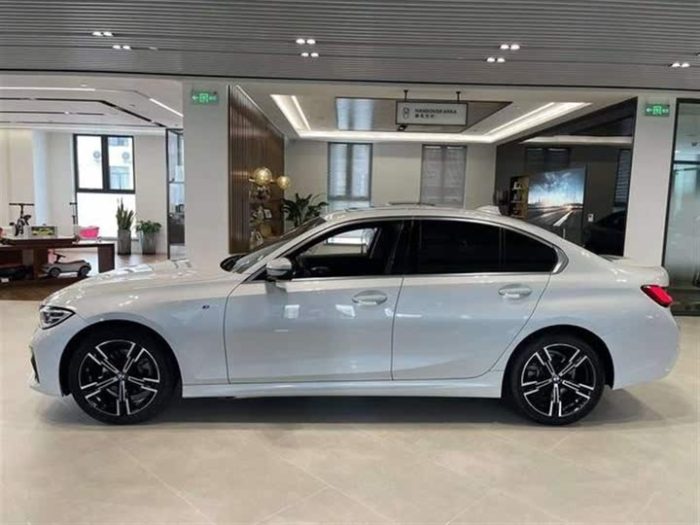 BMW 3 Series 2022 325i M Sport Package, Февраль 2022 г., пробег 47000 км. (Б/у) Задний — изображение 2