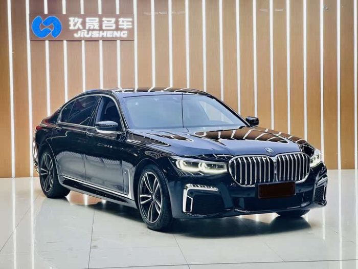 BMW 7 Series 2021 730Li M Sport Package, Декабрь 2021 г., пробег 26000 км. (Б/у) Задний — изображение 2
