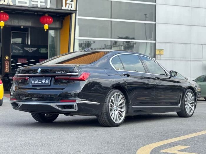 BMW 7 Series 2021 740Li Leading Luxury Package, Январь 2021 г., пробег 69000 км. (Б/у) Задний — изображение 2