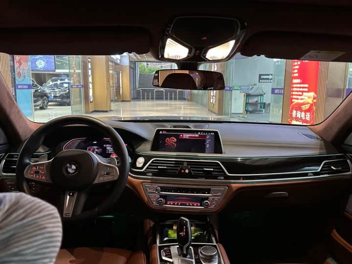 BMW 7 Series 2021 740Li xDrive Executive M Sport Package, Ноябрь 2021 г., пробег 35000 км. (Б/у) Задний — изображение 2