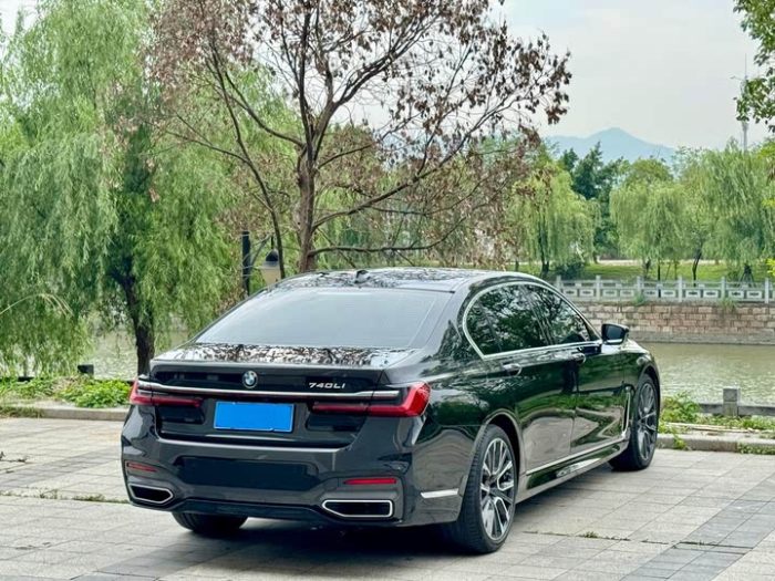 BMW 7 Series 2019 facelift 740Li Exclusive M Sport Package, Июнь 2020 г., пробег 60000 км. (Б/у) Задний — изображение 2