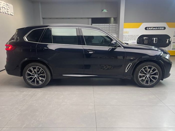 BMW X5 2022 xDrive 30Li Exclusive M Sport Package, Август 2022 г., пробег 51000 км. (Б/у) Полный — изображение 2