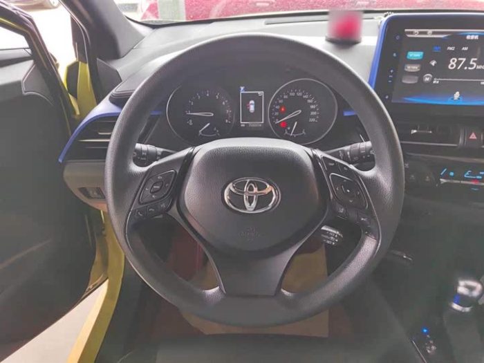 Toyota C-HR 2020 2.0L Leading Edition, Январь 2021 г., пробег 72900 км. (Б/у) Передний — изображение 2