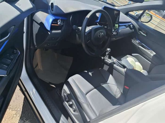 Toyota C-HR 2020 2.0L Leading Edition, Июнь 2020 г., пробег 15000 км. (Б/у) Передний — изображение 2