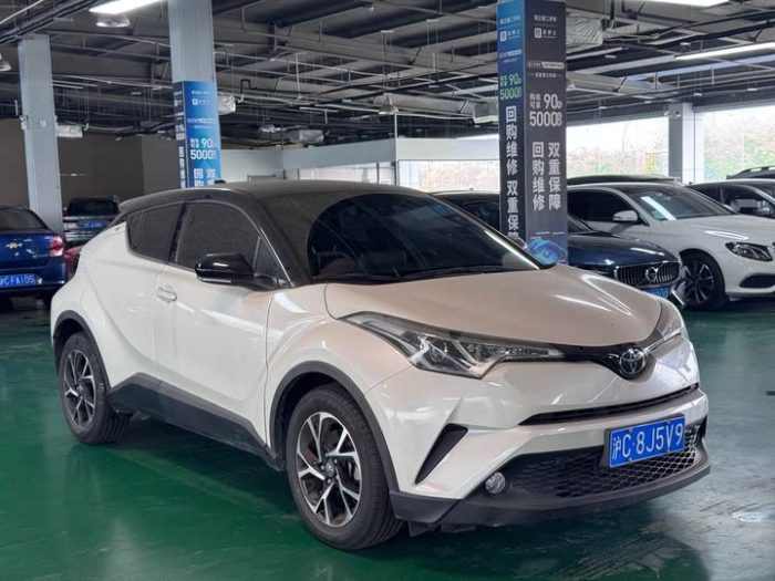 Toyota C-HR 2020 2.0L Ultimate Edition, Январь 2021 г., пробег 34000 км. (Б/у) Передний — изображение 2