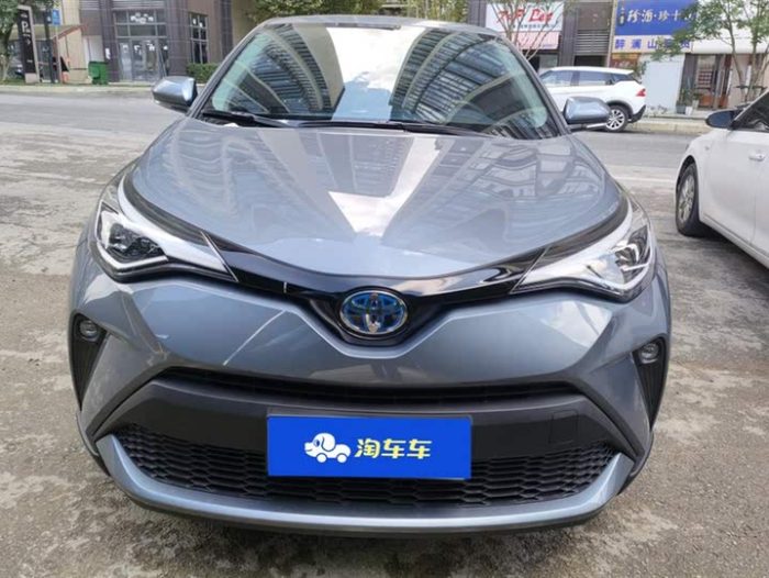 Toyota C-HR 2021 Dual Engine 2.0L E-CVT Luxury Edition, Ноябрь 2022 г., пробег 29000 км. (Б/у) Передний — изображение 2