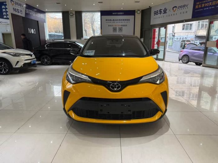 Toyota C-HR 2020 2.0L Leading Edition, Декабрь 2021 г., пробег 21000 км. (Б/у) Передний — изображение 2