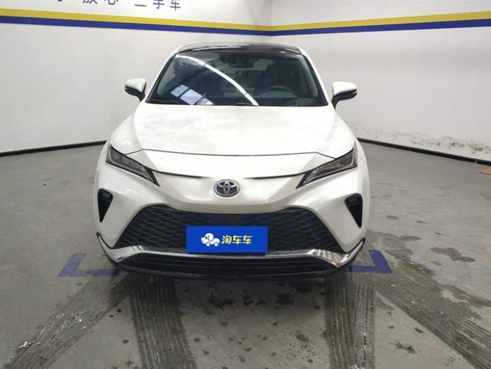 Venza 2022 2.0L CVT 2WD Luxury Edition, Октябрь 2022 г., пробег 42500 км. (Б/у) Передний — изображение 2