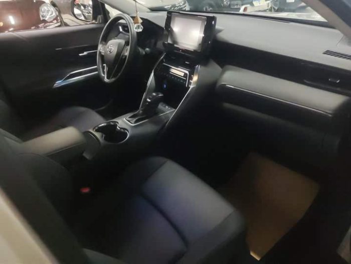 Venza 2022 2.0L CVT 2WD Luxury Edition, Декабрь 2022 г., пробег 28600 км. (Б/у) Передний — изображение 2