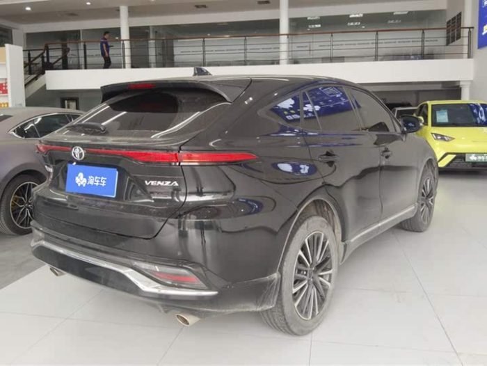 Venza 2022 2.0L CVT 2WD Premium Edition, Ноябрь 2022 г., пробег 25500 км. (Б/у) Передний — изображение 2