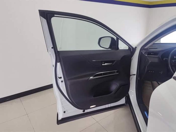 Venza 2022 2.0L CVT 2WD Premium Edition, Ноябрь 2022 г., пробег 27500 км. (Б/у) Передний — изображение 3