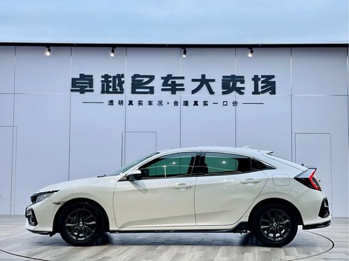 Civic 2021 HATCHBACK 220TURBO CVT New Control, Март 2022 г., пробег 31000 км. (Б/у) Передний — изображение 3