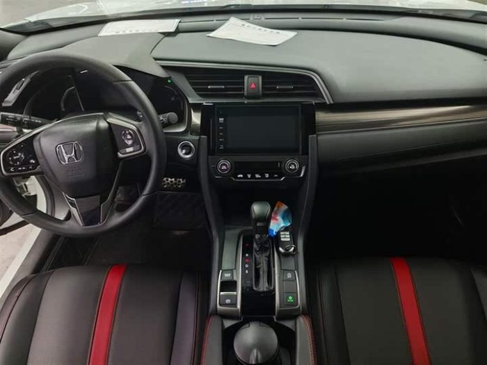 Civic 2021 HATCHBACK 220TURBO CVT Cool Control, Ноябрь 2021 г., пробег 29000 км. (Б/у) Передний — изображение 3