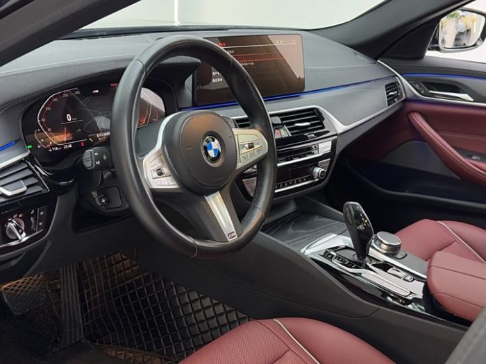 BMW 5 Series 2022 530Li Leading M Sport Package, Сентярбрь 2022 г., пробег 30000 км. (Б/у) Задний — изображение 3