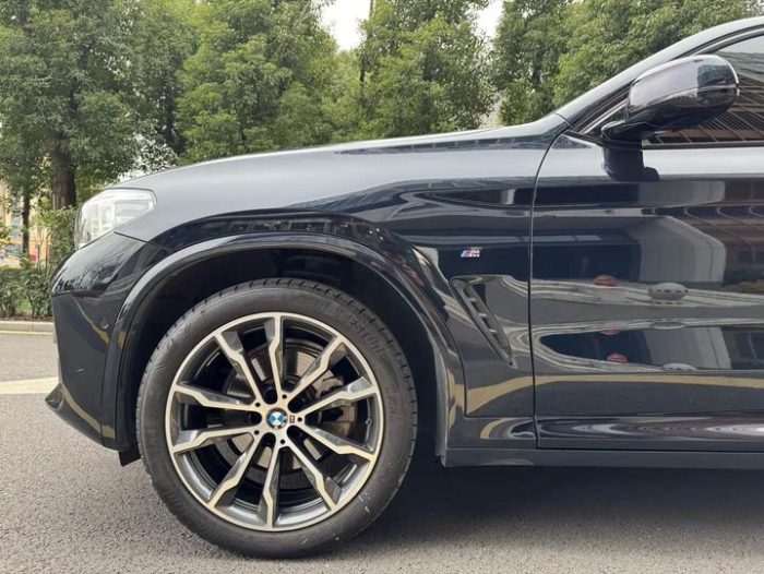 BMW X4 2021 xDrive 25i M Sport Night Edition, Декабрь 2020 г., пробег 27000 км. (Б/у) Полный — изображение 3